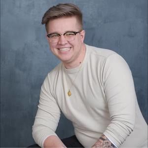 Meet your Posher, Adam